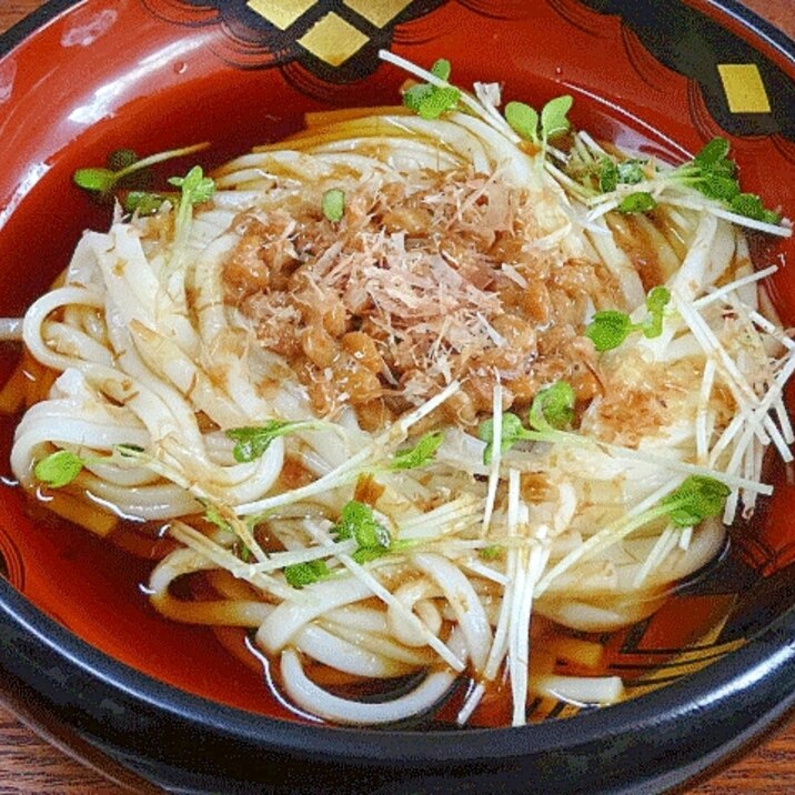 のど越し最高♪　「ぶっかけ納豆うどん」